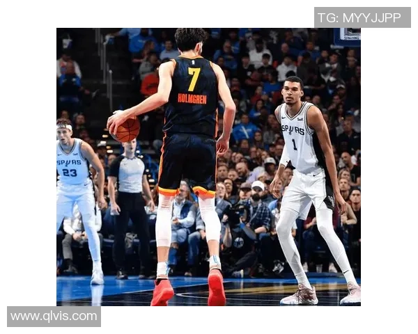 霍姆格伦复出首战表现惊艳七次盖帽助雷霆重建成功 霍姆格伦复出首战表现惊艳七次盖帽助雷霆重建成功