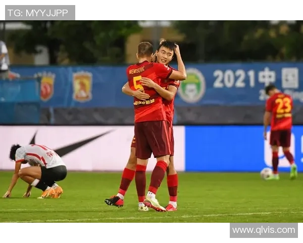 中超精彩对决深圳队迎战河北队期待一场激烈的足球盛宴