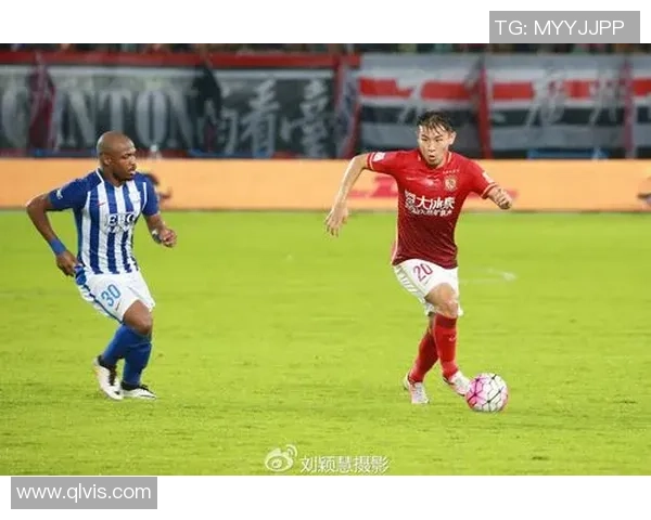 国安与广州恒大激战正酣直播盛况尽在眼前尽享精彩赛事时刻 国安与广州恒大激战正酣直播盛况尽在眼前尽享精彩赛事时刻