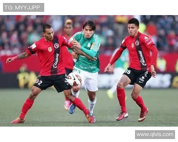 亚特兰特与提华纳的激烈对决揭示足球战术的魅力与挑战